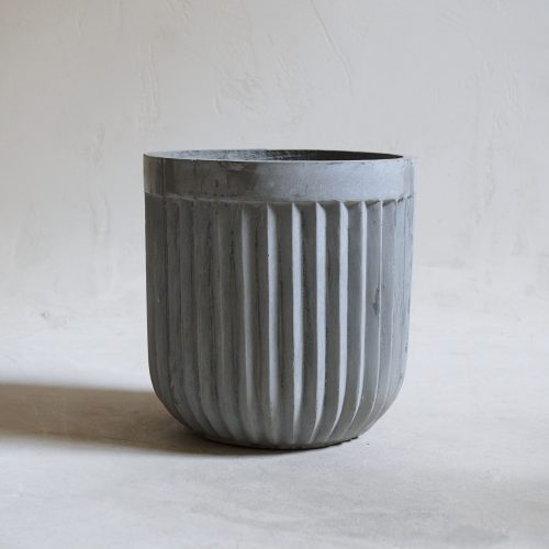 Maceta de cemento acanalado gris claro S