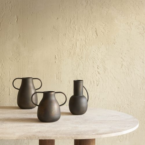 Jarrón de hierro envejecido con asas M