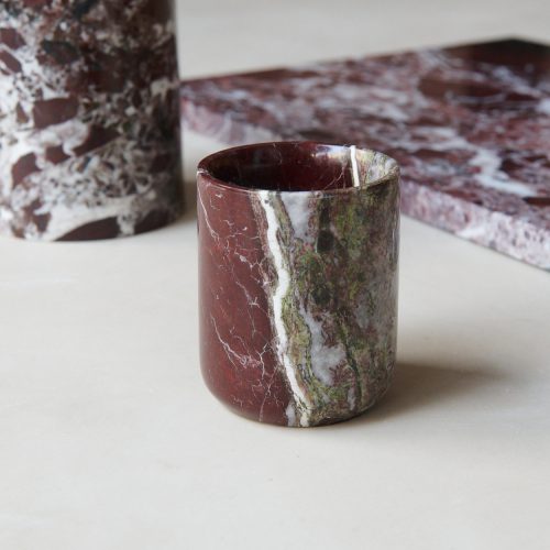 Vaso de mármol burdeos