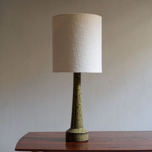 Lámpara de mesa de cerámica verde pistacho