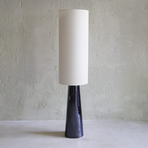 Lámpara de pie de cerámica marrón