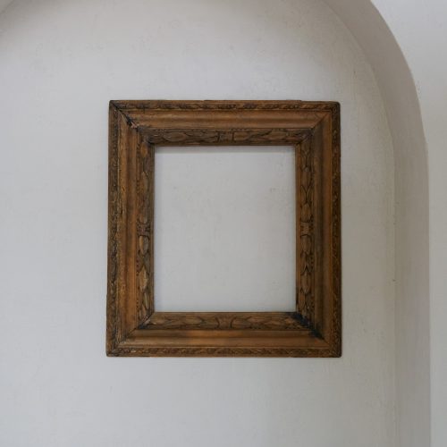 Marco antiguo de madera tallada SXVII