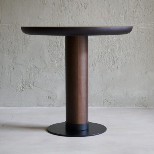 Mesa auxiliar de acero y madera de eucalipto ahumado