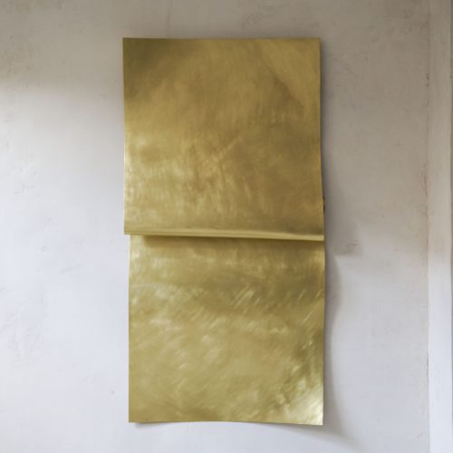 Escultura en latón bruñido y lacado de Rafael Amoros