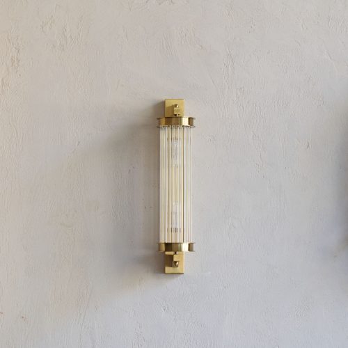 Aplique de latón y vidrio acanalado