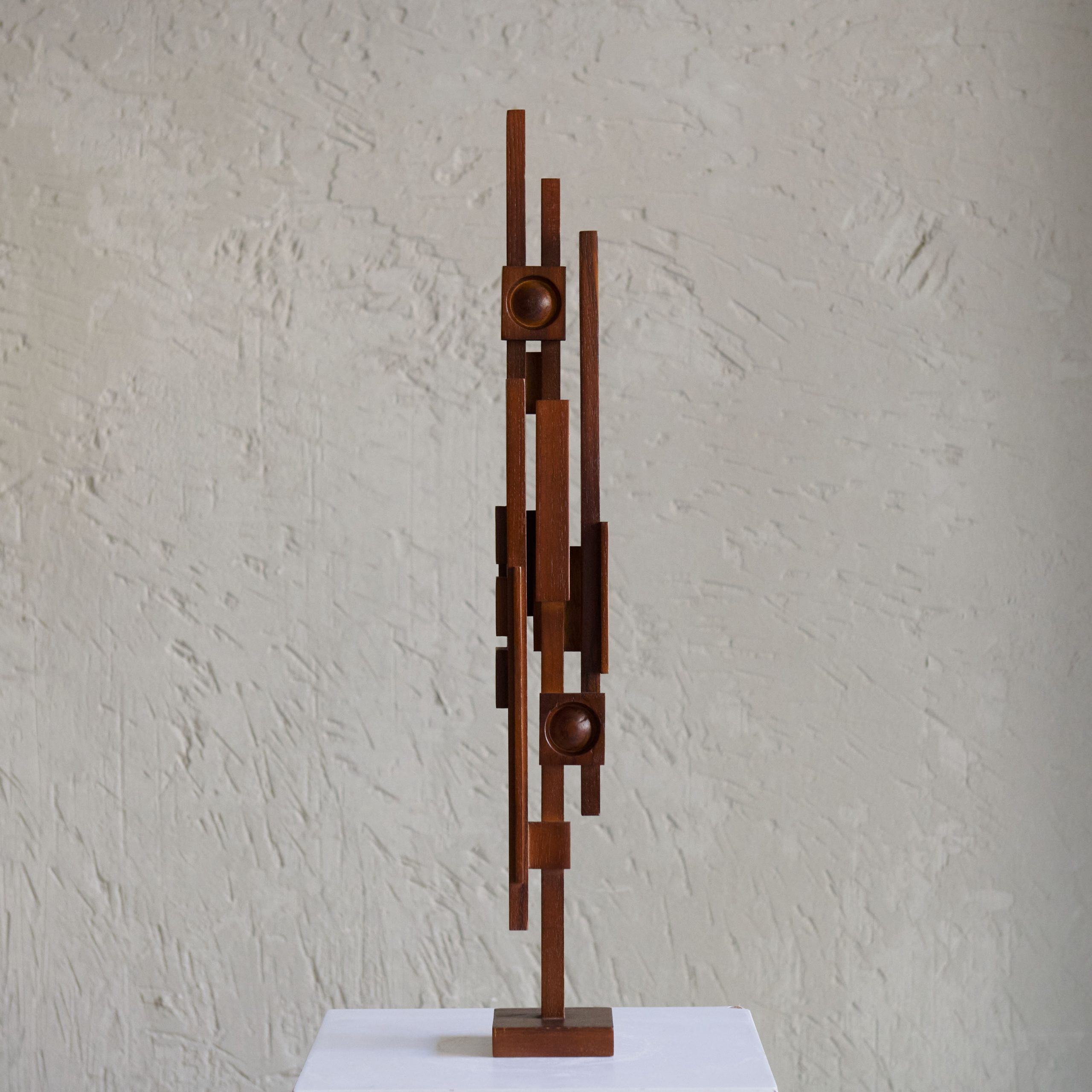 Escultura de teca diseño skyline