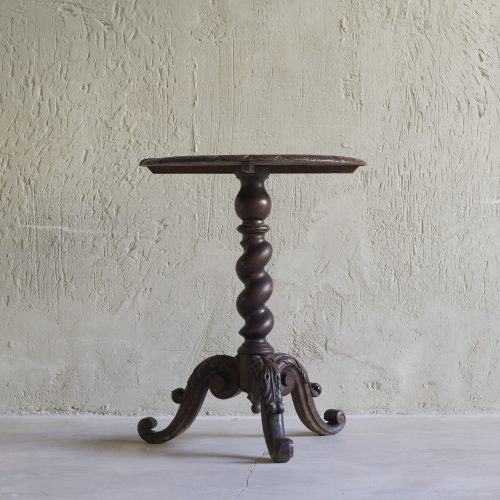 Velador antiguo de madera