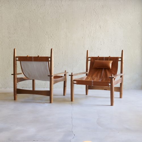 Butaca de madera y asiento de cuero