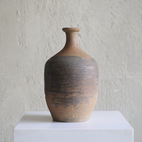 Jarrón de barro antiguo