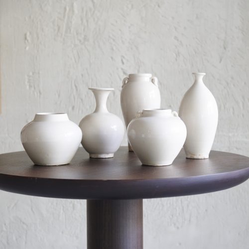 Juego de cinco jarrones de cerámica
