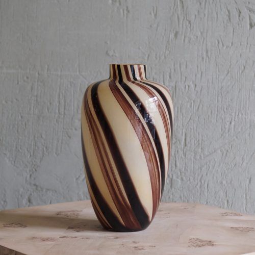 Jarrón de cristal en colores café