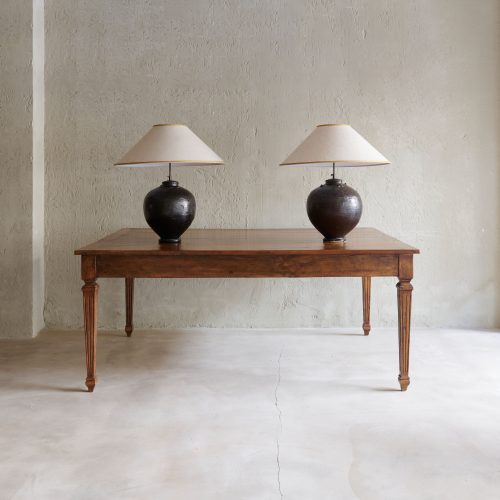 Pareja de lámparas de mesa negras vintage