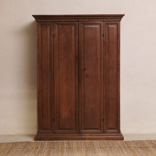 Armario de nogal siglo XVIII de La Toscana