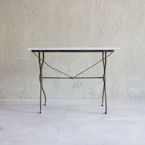 Consola antigua de hierro con sobre de Carrara