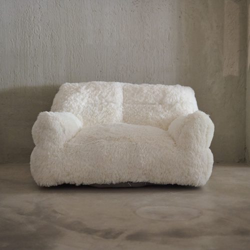 Sillón mullido en blanco natural