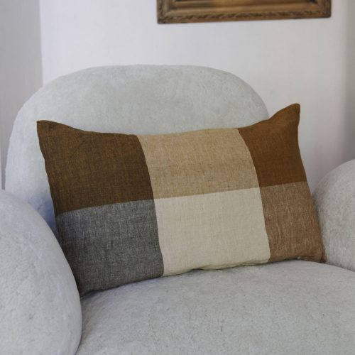 Cojín de lino cuadros tonos cálidos 60x35 cm