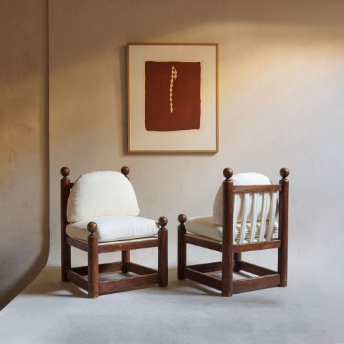 Pareja de butacas de madera antiguas retapizadas