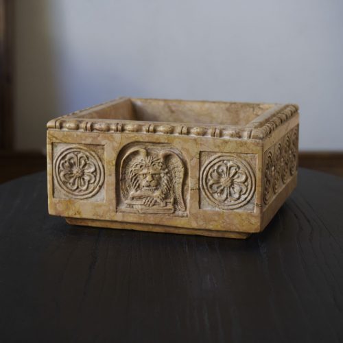 Pila antigua de mármol del siglo XVIII